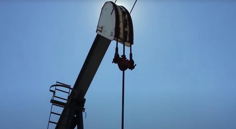 美国关税阴云与OPEC+增产计划双重夹击，油价从一周高点回落
